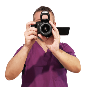 mario secorun fotografiando resultados de antes y después de la cirugía